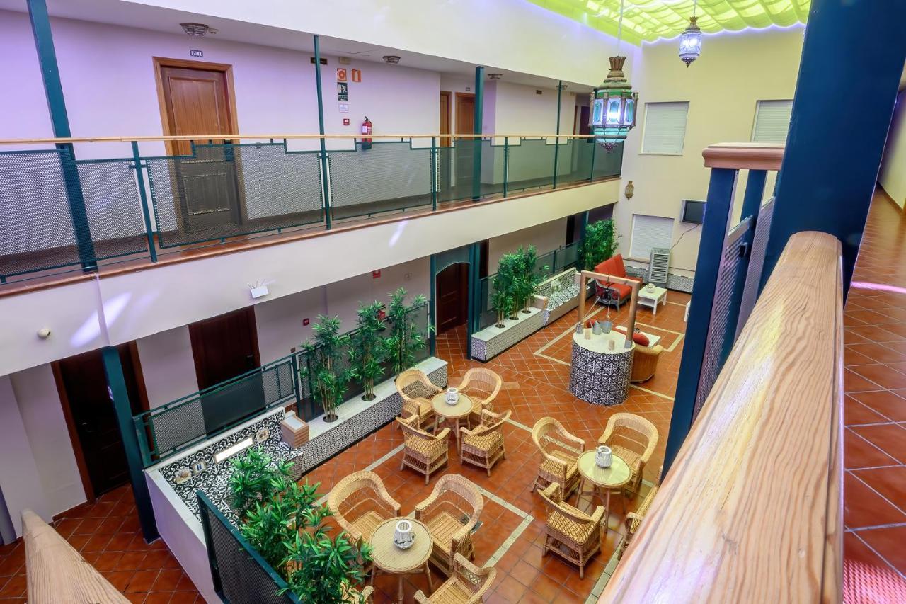 Hotel H28 Camas Dış mekan fotoğraf